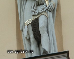 0513mehek_eger_v